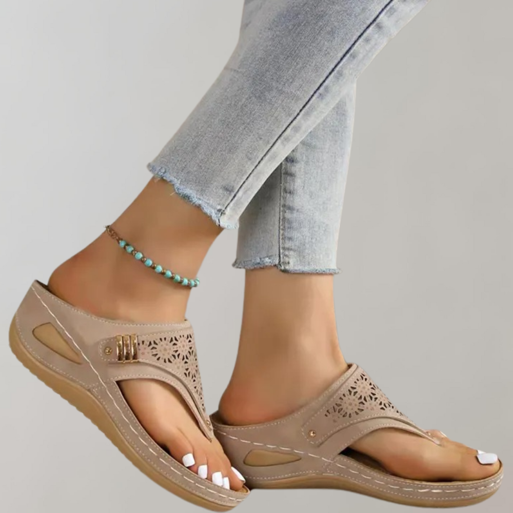 Gwendolyn - Slippers - Casual - Seasoncollection- Great for Casual Days