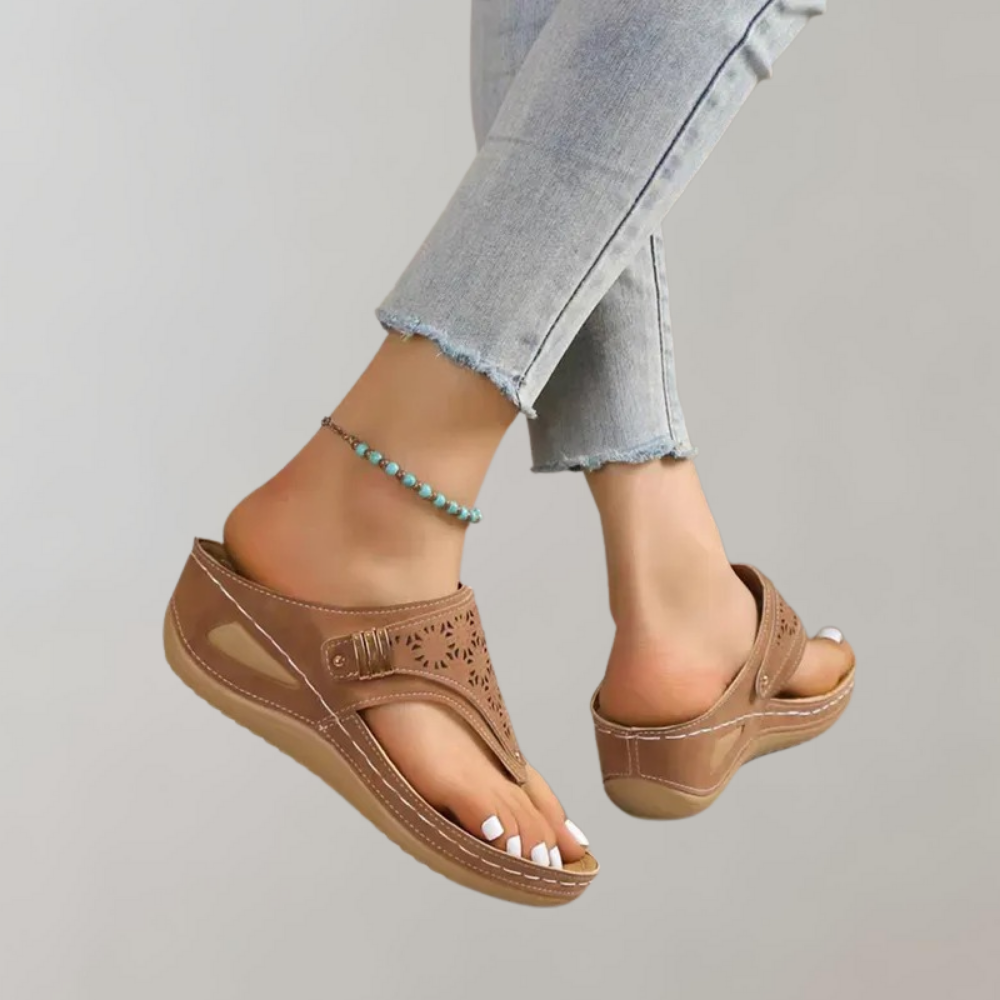 Gwendolyn - Slippers - Casual - Seasoncollection- Great for Casual Days
