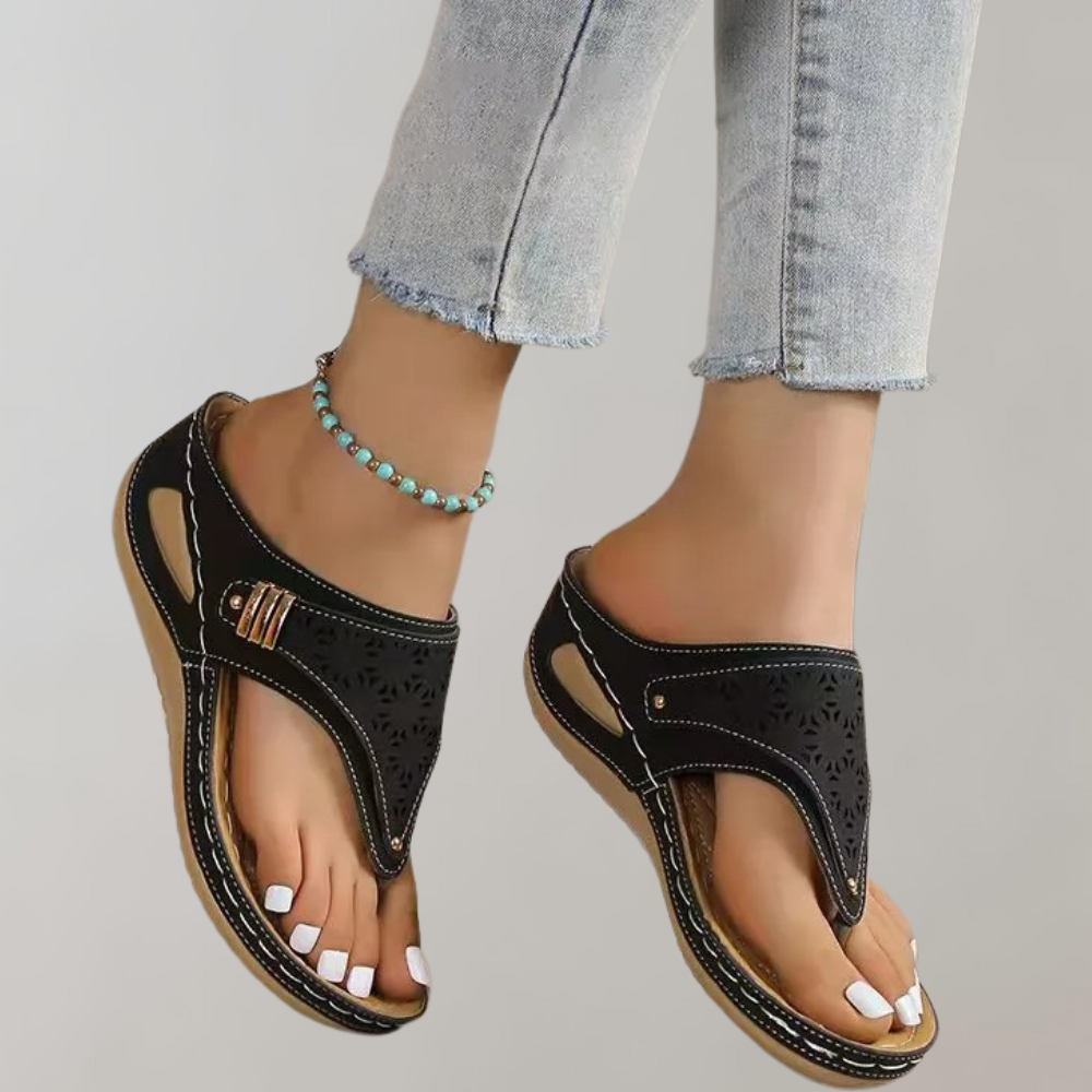 Gwendolyn - Slippers - Casual - Seasoncollection- Great for Casual Days