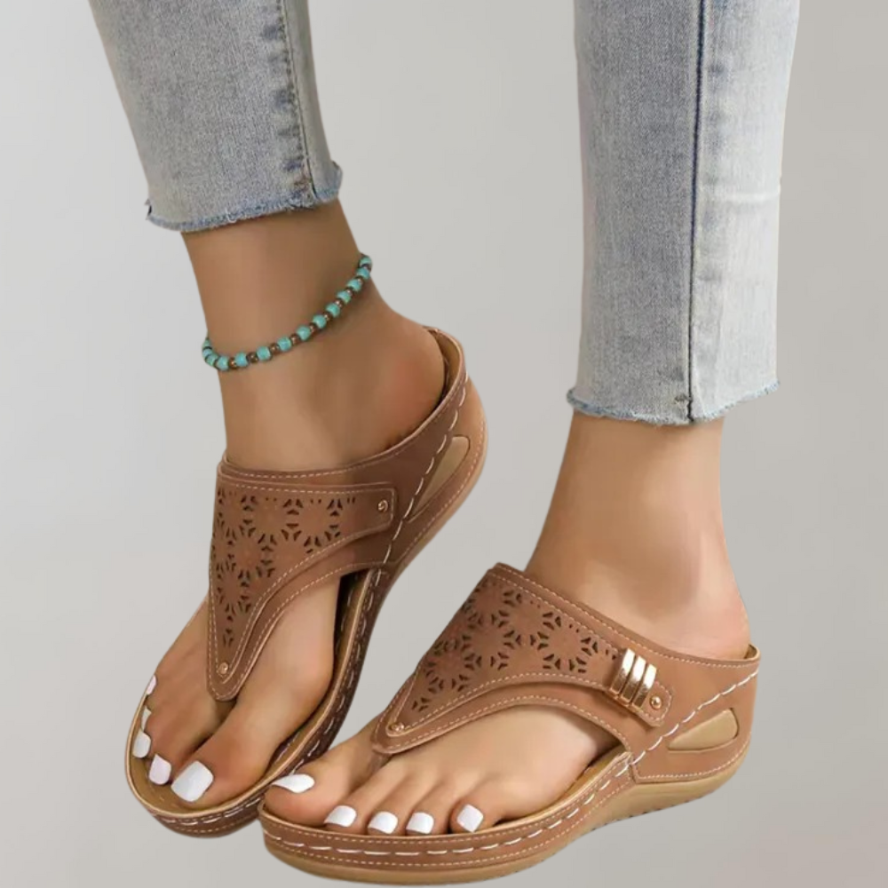 Gwendolyn - Slippers - Casual - Seasoncollection- Great for Casual Days