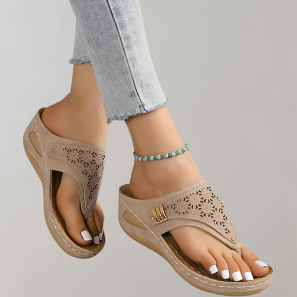 Gwendolyn - Slippers - Casual - Seasoncollection- Great for Casual Days