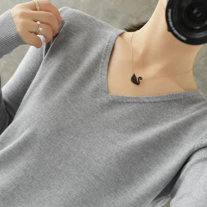 Pandora - V-neck Sweater - Casual - Timeless Style - Ideal for Winter