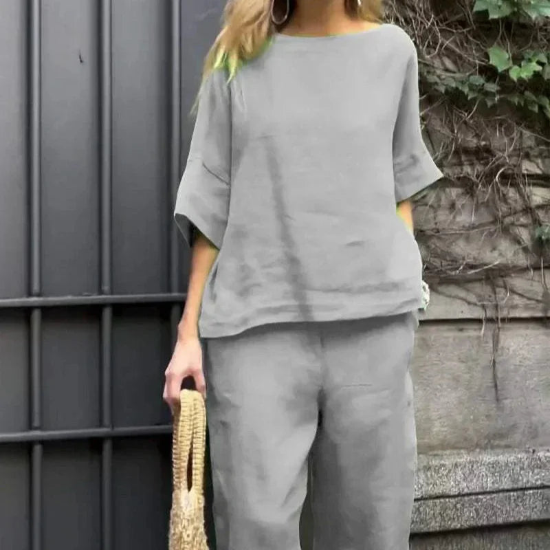 Avice - Minimalist Outfit Set for Women