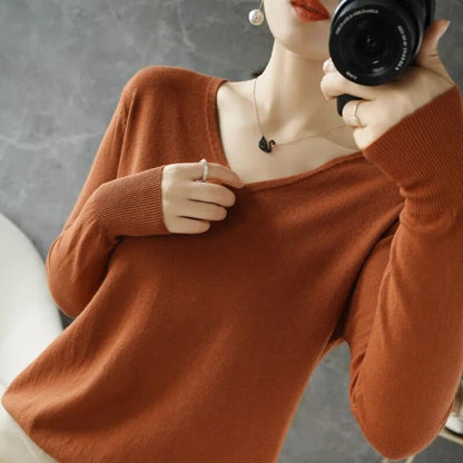 Pandora - V-neck Sweater - Casual - Timeless Style - Ideal for Winter