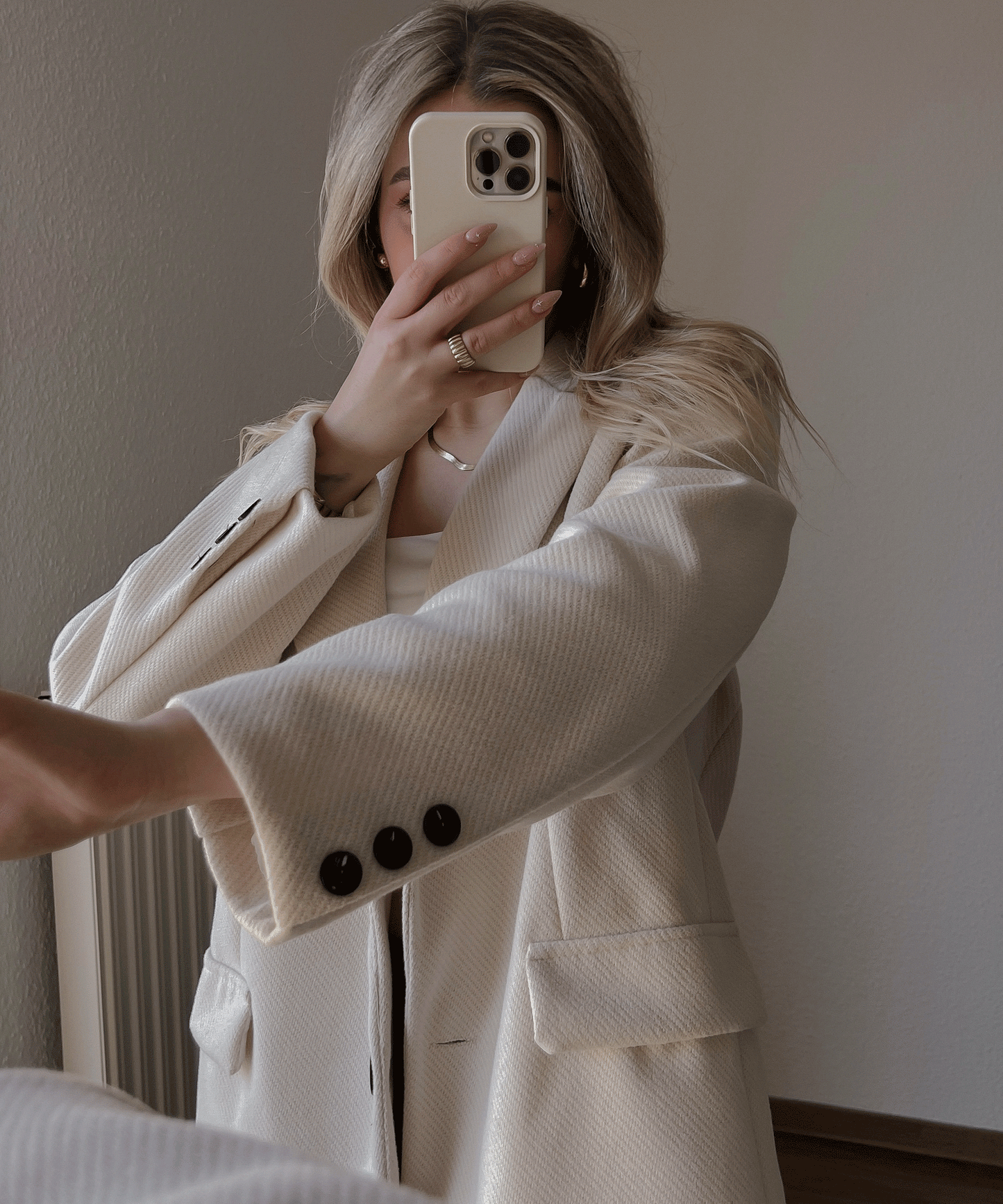 beige